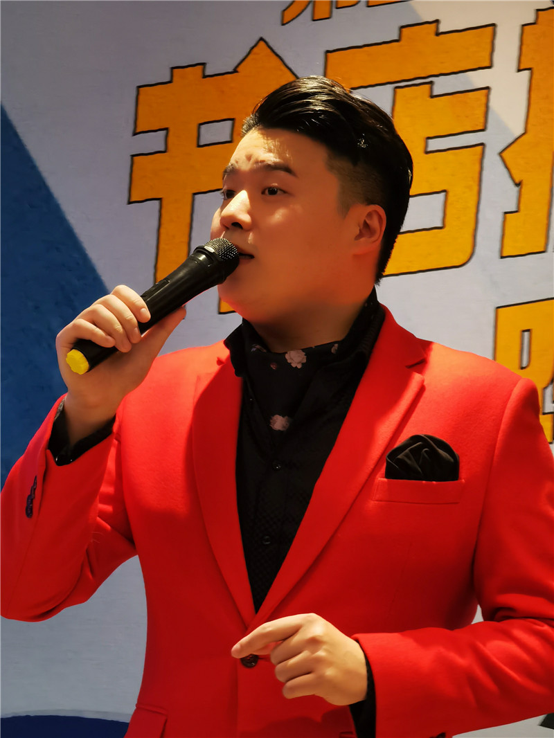 歌手林杰演唱1.jpg